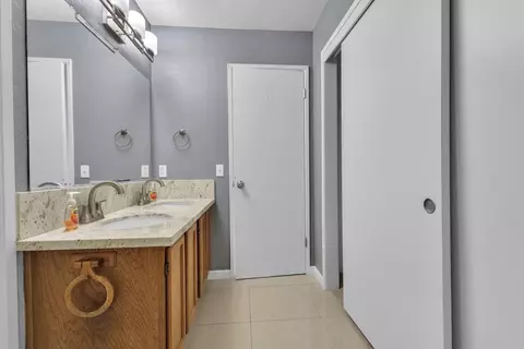 Bath - 15510 Lottie Way, Lathrop, CA 95330 photo 5 of 16