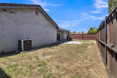 Exterior - 15510 Lottie Way, Lathrop, CA 95330 photo 6 of 8