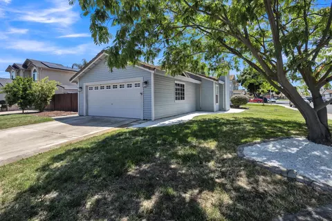 Exterior - 15510 Lottie Way, Lathrop, CA 95330 photo 3 of 8