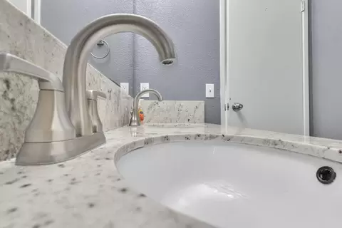 Bath - 15510 Lottie Way, Lathrop, CA 95330 photo 8 of 16