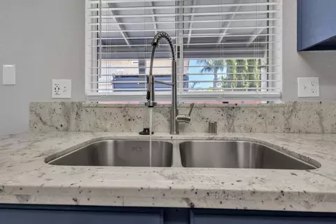 Kitchen - 15510 Lottie Way, Lathrop, CA 95330 photo 3 of 10
