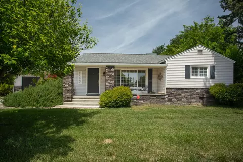 1099 Villa Vista Ave, Yuba City, CA 95991
