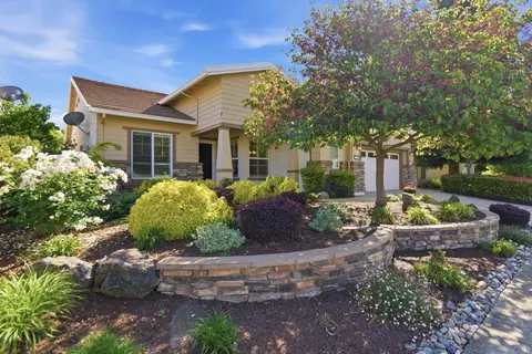 1281 Longhorn Ln, Lincoln, CA 95648