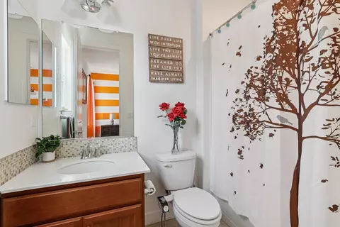 Bath - 2371 Rio Grande Dr, Tracy, CA 95377 photo 4 of 6