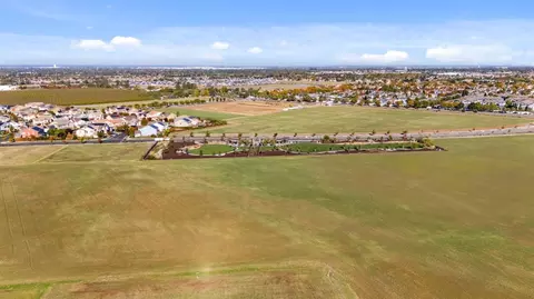 View/Area - 2371 Rio Grande Dr, Tracy, CA 95377 photo 6 of 12