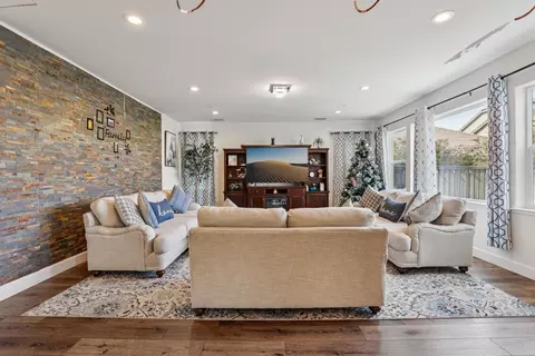 Living - 2371 Rio Grande Dr, Tracy, CA 95377 photo 3 of 3