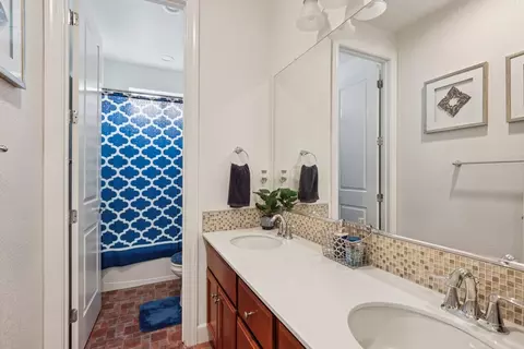 Bath - 2371 Rio Grande Dr, Tracy, CA 95377 photo 3 of 6