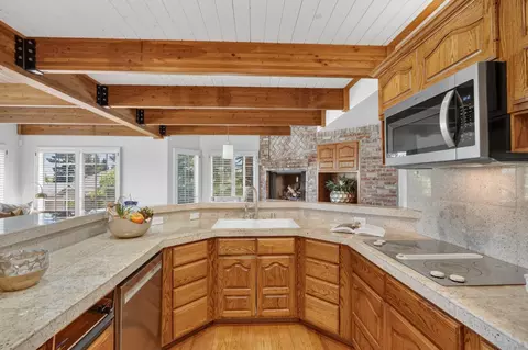Kitchen - 6431 Orange Hill Ln, Carmichael, CA 95608 photo 3 of 7