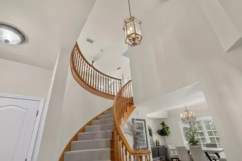 Entry Way - 6431 Orange Hill Ln, Carmichael, CA 95608 photo 4 of 10