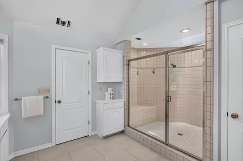 Bath - 6431 Orange Hill Ln, Carmichael, CA 95608 photo 6 of 7