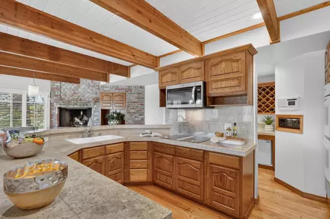 Kitchen - 6431 Orange Hill Ln, Carmichael, CA 95608 photo 2 of 7
