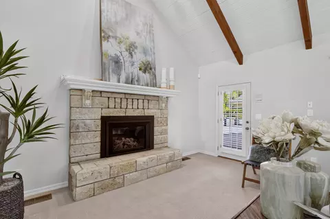 Entry Way - 6431 Orange Hill Ln, Carmichael, CA 95608 photo 6 of 10