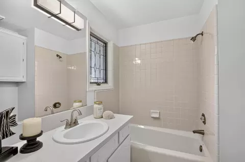 Bath - 6431 Orange Hill Ln, Carmichael, CA 95608 photo 7 of 7