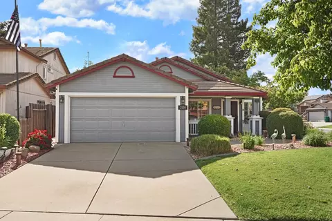 Exterior - 2109 Bluejay Way, Lodi, CA 95240 photo 3 of 11