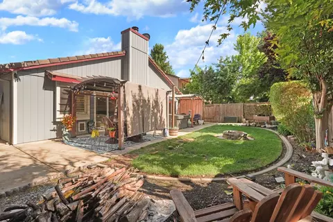 Exterior - 2109 Bluejay Way, Lodi, CA 95240 photo 8 of 11