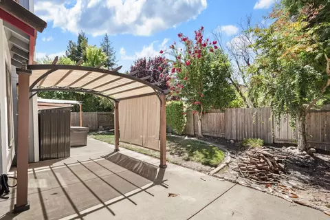 Exterior - 2109 Bluejay Way, Lodi, CA 95240 photo 8 of 15
