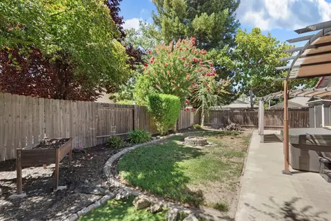Exterior - 2109 Bluejay Way, Lodi, CA 95240 photo 11 of 15