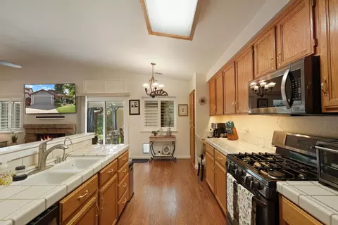 Kitchen - 2109 Bluejay Way, Lodi, CA 95240 photo 3 of 4