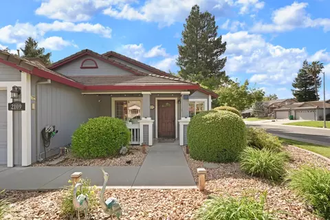 Exterior - 2109 Bluejay Way, Lodi, CA 95240 photo 6 of 11