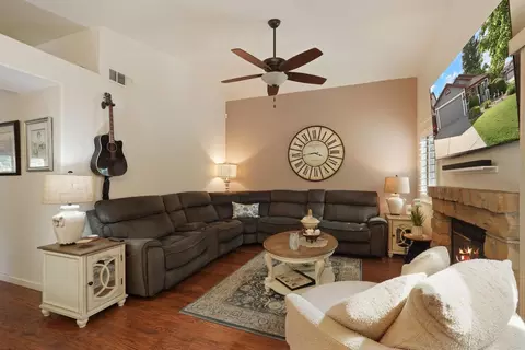 Living - 2109 Bluejay Way, Lodi, CA 95240 photo 2 of 3