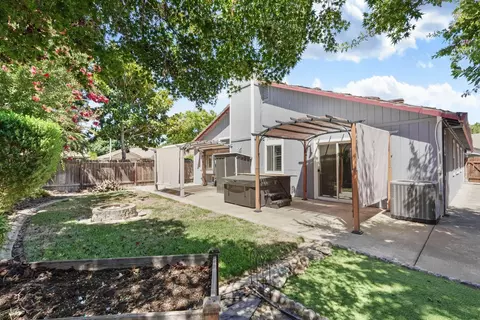 Exterior - 2109 Bluejay Way, Lodi, CA 95240 photo 14 of 15