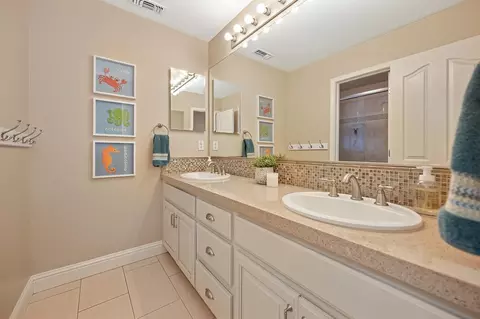 Bath - 2513 Alexandra Pl, Rocklin, CA 95765 photo 4 of 5