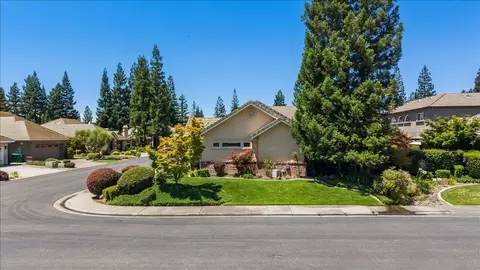 35 River Pointe Cir, Lodi, CA 95240 photo 4