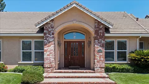 35 River Pointe Cir, Lodi, CA 95240 photo 9