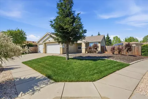 1452 Claridge Ct, Plumas Lake, CA 95961