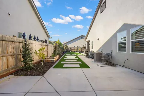 Exterior - 2119 Moya Pl, Manteca, CA 95337 photo 14 of 14