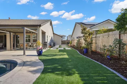 Exterior - 2119 Moya Pl, Manteca, CA 95337 photo 12 of 14