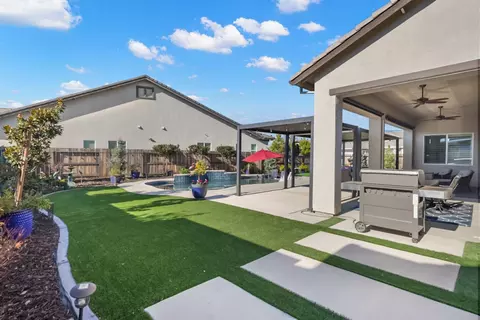 Exterior - 2119 Moya Pl, Manteca, CA 95337 photo 13 of 14