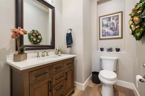 Bath - 2119 Moya Pl, Manteca, CA 95337 photo 3 of 6