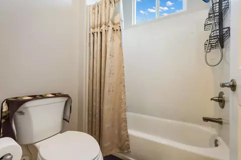 Bath - 2119 Moya Pl, Manteca, CA 95337 photo 5 of 6