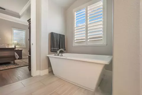 Bath - 2119 Moya Pl, Manteca, CA 95337 photo 2 of 6