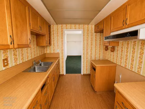 Kitchen - 1103 Custer Ct, Modesto, CA 95351 photo 4 of 8
