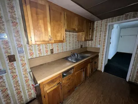 Kitchen - 1103 Custer Ct, Modesto, CA 95351 photo 6 of 8