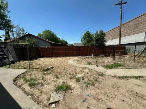 Exterior - 1103 Custer Ct, Modesto, CA 95351 photo 6 of 7