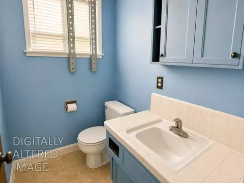 Bath - 1103 Custer Ct, Modesto, CA 95351 photo 3 of 6