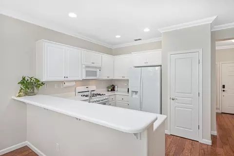 Kitchen - 4075 Coldwater Dr, Rocklin, CA 95765 photo 3 of 4