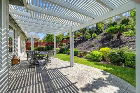 Exterior - 4075 Coldwater Dr, Rocklin, CA 95765 photo 4 of 10