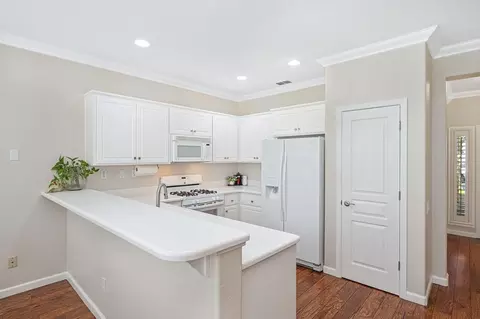 Kitchen - 4075 Coldwater Dr, Rocklin, CA 95765 photo 2 of 4