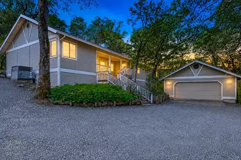 18509 Fair Oaks Dr, Penn Valley, CA 95946