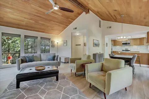 Living - 19308 Explorer Ct, Penn Valley, CA 95946 photo 2 of 3