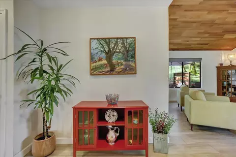 Entry Way - 19308 Explorer Ct, Penn Valley, CA 95946 photo 2 of 2