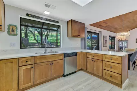Kitchen - 19308 Explorer Ct, Penn Valley, CA 95946 photo 4 of 7