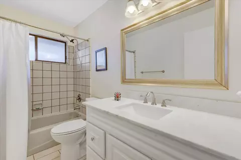 Bath - 19308 Explorer Ct, Penn Valley, CA 95946 photo 3 of 3