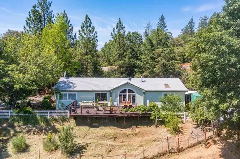 18301 Toyon Rd, Pine Grove, CA 95665