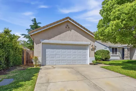 5821 Ridgepoint Dr, Antelope, CA 95843