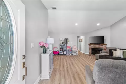 1924 Amsterdam Ln, Modesto, CA 95356 photo 7